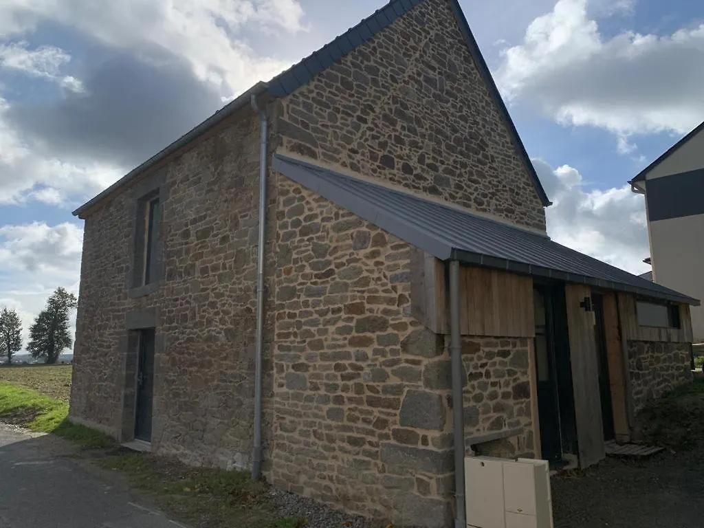 Gite 3 Chambres En Bord De Rance La Ville-ès-Nonais Semesterbostad